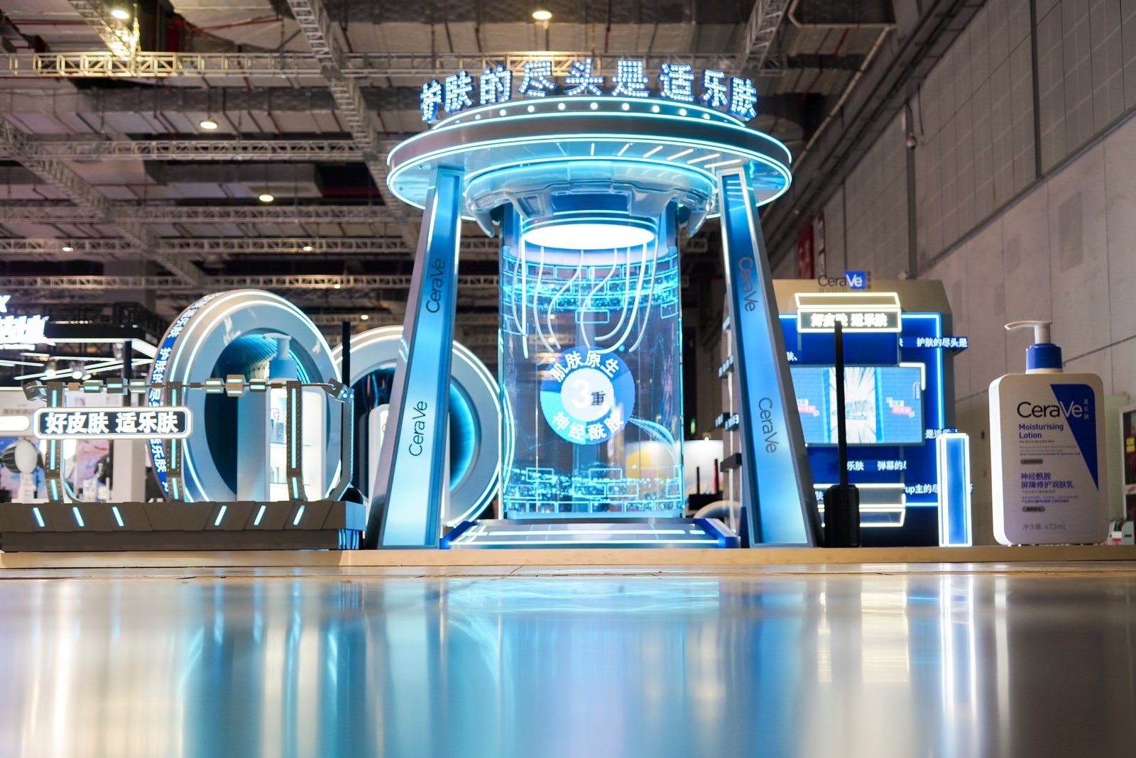 展台大图.jpg 展台大图.jpg