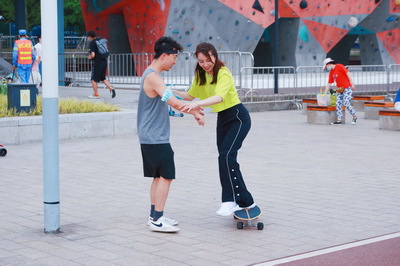 上海市民运动地标恢复活力：徐汇滨江体育公园休闲